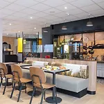Paris Porte D'orleans מלון מונטרוג'